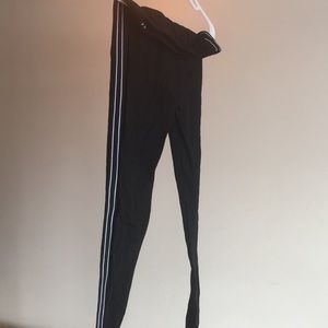 Black leggings with side stripes